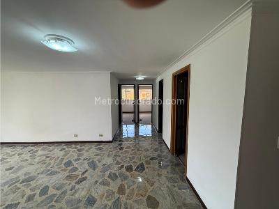 Apartamento de 3 alcobas en venta en Conquistadores, Medellín, 115 m² · foto 3 de 20