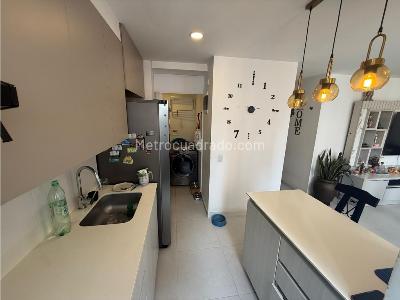 Apartamento de 3 alcobas en venta en Los Alcazares, Sabaneta, 77 m² · foto 2 de 15