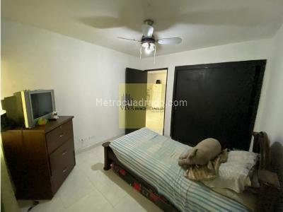 Apartamento de 3 alcobas en venta en Laureles, Medellín, 125 m² · foto 19 de 20