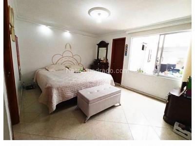 Apartamento de 4 alcobas en venta en Belen Nueva Villa De Aburra, Medellín, 255 m² · foto 3 de 8