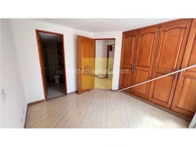 Apartamento en venta en Laureles, Medellín · foto 3 de 14