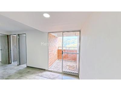 Apartamento de 3 alcobas en venta en Terranova, Bello, 55 m² · foto 2 de 20