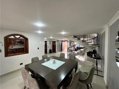 Casa de 4 alcobas en venta en Chia, Chía, 288 m² · foto 3 de 20