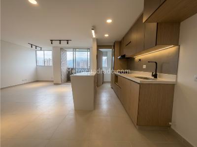 Apartamento de 2 alcobas en venta en Ditaires, Itagüí, 63 m² · foto 3 de 17
