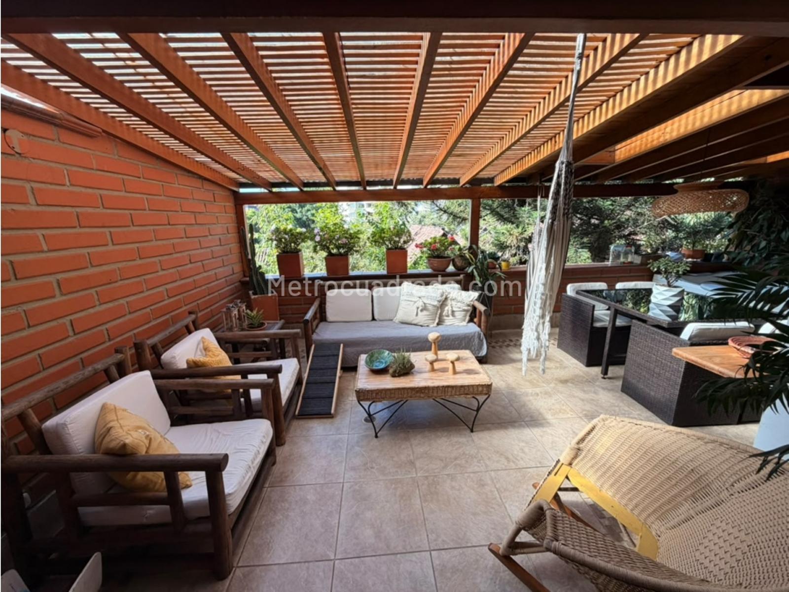 Apartamento de 4 habitaciones en venta en El Poblado, Medellín — imagen 1 de 20
