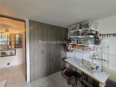 Apartamento de 3 alcobas en venta en El Poblado, Medellín, 74 m² · foto 11 de 19