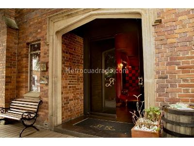 Casa de 3 alcobas en venta en Quinta Camacho, Bogotá, 615 m² · foto 2 de 20