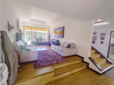 Casa de 4 alcobas en venta en Casco Urbano, La Calera, 300 m² · foto 2 de 17