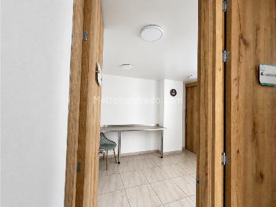 Apartamento de 3 alcobas en venta en Cabañas, Bello, 58 m² · foto 8 de 14