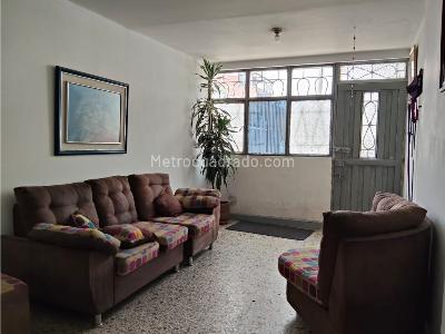 Casa de 5 alcobas en venta en Kennedy Central, Bogotá, 186 m² · foto 2 de 16