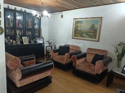 Casa de 4 alcobas en venta en Villa Claudia, Bogotá, 228 m² · foto 4 de 20