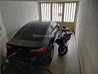 Casa de 5 alcobas en venta en Centro Fontibon, Bogotá, 300 m² · foto 3 de 20