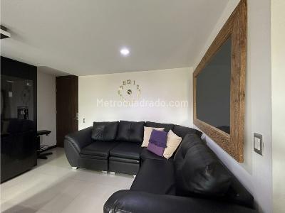 Apartamento de 3 alcobas en venta en Maria Auxiliadora, Sabaneta, 55 m² · foto 3 de 15