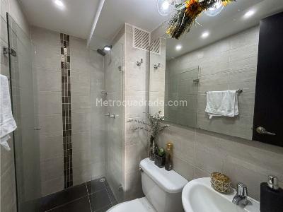 Apartamento de 3 alcobas en venta en Maria Auxiliadora, Sabaneta, 55 m² · foto 6 de 15