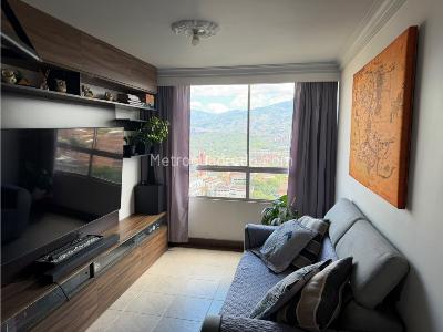Apartamento de 1 alcoba en venta en Villa Hermosa, Medellín, 36 m² · foto 2 de 10