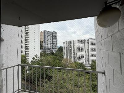 Apartamento de 3 alcobas en venta en El Poblado, Medellín, 102 m² · foto 4 de 20