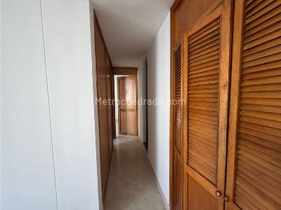 Apartamento en venta en Loma Del Indio, Medellín · foto 7 de 20