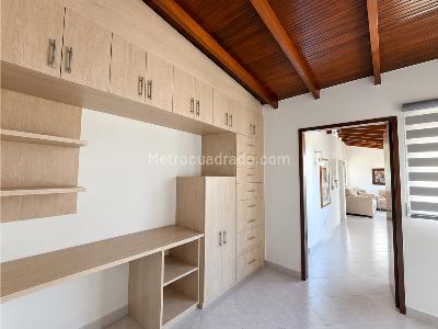 Apartamento de 2 alcobas en venta en Conquistadores, Medellín, 82 m² · foto 10 de 18