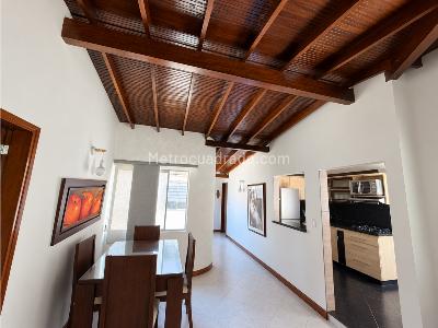 Apartamento de 2 alcobas en venta en Conquistadores, Medellín, 82 m² · foto 2 de 18