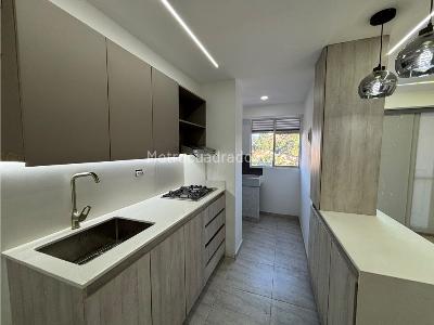 Apartamento de 2 alcobas en venta en Cucaracho, Medellín, 49 m² · foto 3 de 11