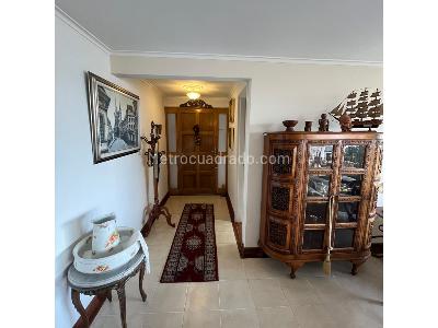 Apartamento de 4 alcobas en venta en La Linde, Medellín, 191 m² · foto 2 de 11