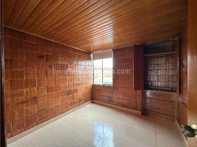 Apartamento de 3 alcobas en venta en Castilla, Bogotá, 53 m² · foto 4 de 18