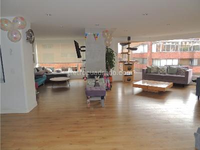 Apartamento de 4 alcobas en arriendo en Los Rosales, Bogotá, 266 m² · foto 3 de 20