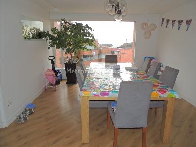 Apartamento de 4 alcobas en arriendo en Los Rosales, Bogotá, 266 m² · foto 7 de 20