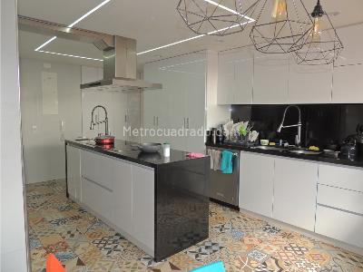 Apartamento de 4 alcobas en arriendo en Los Rosales, Bogotá, 266 m² · foto 10 de 20
