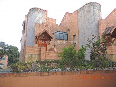 Casa de 4 alcobas en venta en Colinas De Suba, Bogotá, 245 m² · foto 2 de 20