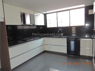 Casa de 4 alcobas en venta en Colinas De Suba, Bogotá, 245 m² · foto 12 de 20