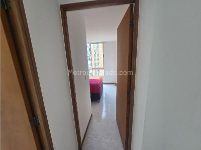 Apartamento de 2 alcobas en venta en Loma De Los Bernal, Medellín, 61 m² · foto 10 de 20
