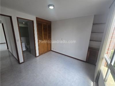 Apartamento de 2 alcobas en venta en Loma De Los Bernal, Medellín, 61 m² · foto 14 de 20