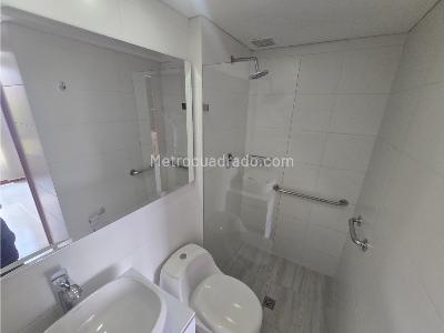 Apartamento de 2 alcobas en venta en Loma De Los Bernal, Medellín, 61 m² · foto 16 de 20