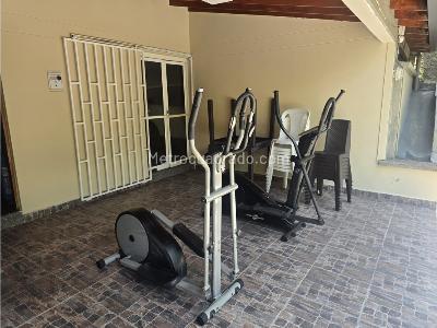 Apartamento de 2 alcobas en venta en Loma De Los Bernal, Medellín, 61 m² · foto 18 de 20