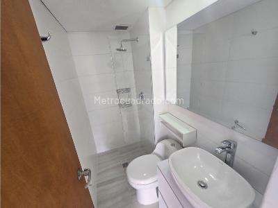 Apartamento de 2 alcobas en venta en Loma De Los Bernal, Medellín, 61 m² · foto 6 de 20