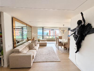 Casa de 3 alcobas en venta en La Inmaculada, Envigado, 140 m² · foto 2 de 14