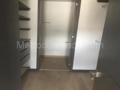 Apartamento de 1 alcoba en venta en Chico, Bogotá, 43 m² · foto 3 de 12