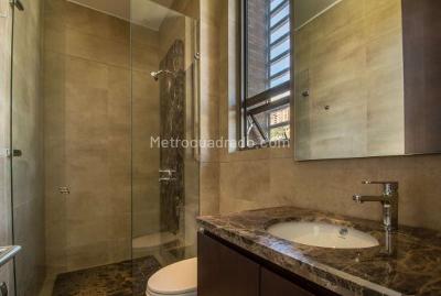 Apartamento de 3 alcobas en venta en Los Rosales Chico, Bogotá, 205 m² · foto 14 de 20