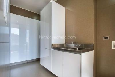 Apartamento de 3 alcobas en venta en Los Rosales Chico, Bogotá, 205 m² · foto 18 de 20