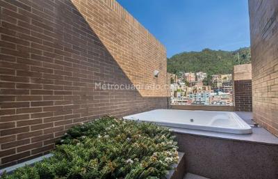 Apartamento de 3 alcobas en venta en Los Rosales Chico, Bogotá, 205 m² · foto 19 de 20