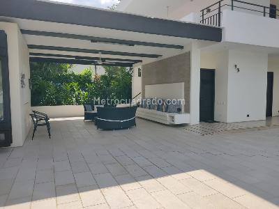 Casa de 4 alcobas en venta en Peñalisa, Girardot, 358 m² · foto 3 de 20