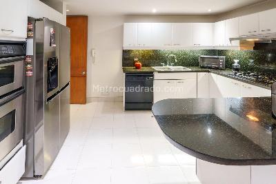 Casa de 5 alcobas en venta en Altos De Lindaraja, Bogotá, 300 m² · foto 9 de 19