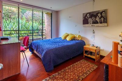 Casa de 5 alcobas en venta en Altos De Lindaraja, Bogotá, 300 m² · foto 15 de 19