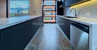 Apartamento en venta en Chico, Bogotá · foto 2 de 19