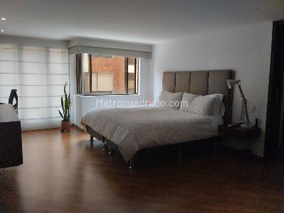 Apartamento de 3 alcobas en venta en Chico Museo, Bogotá, 275 m² · foto 15 de 20