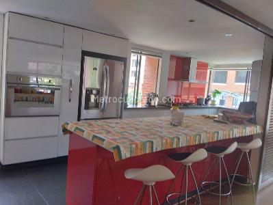 Apartamento de 3 alcobas en venta en Chico Museo, Bogotá, 275 m² · foto 14 de 20
