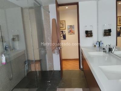 Apartamento de 3 alcobas en venta en Chico Museo, Bogotá, 275 m² · foto 19 de 20