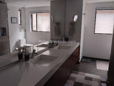 Apartamento de 3 alcobas en venta en Chico Museo, Bogotá, 275 m² · foto 13 de 20