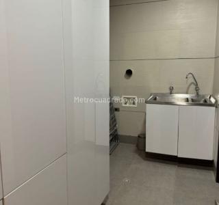 Apartamento de 3 alcobas en venta en Chico Cabrera, Bogotá, 285 m² · foto 12 de 20